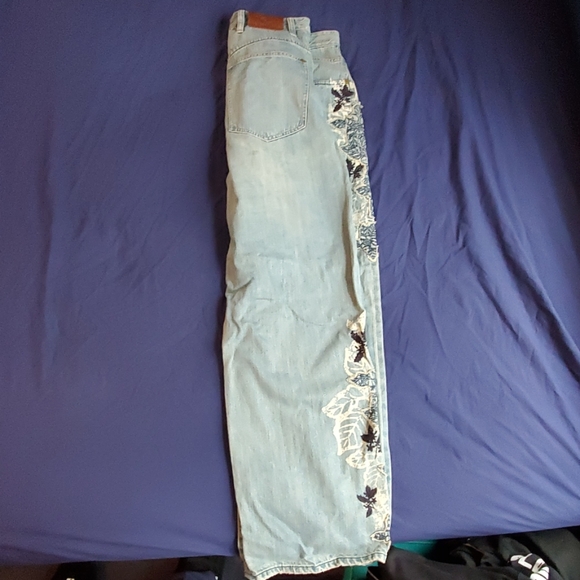 Jeans - Picture 3 of 3